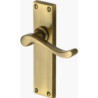 BEDFORD LEVER LATCH ON LONG PLATE ANTIQUE BRASS V803-AT
